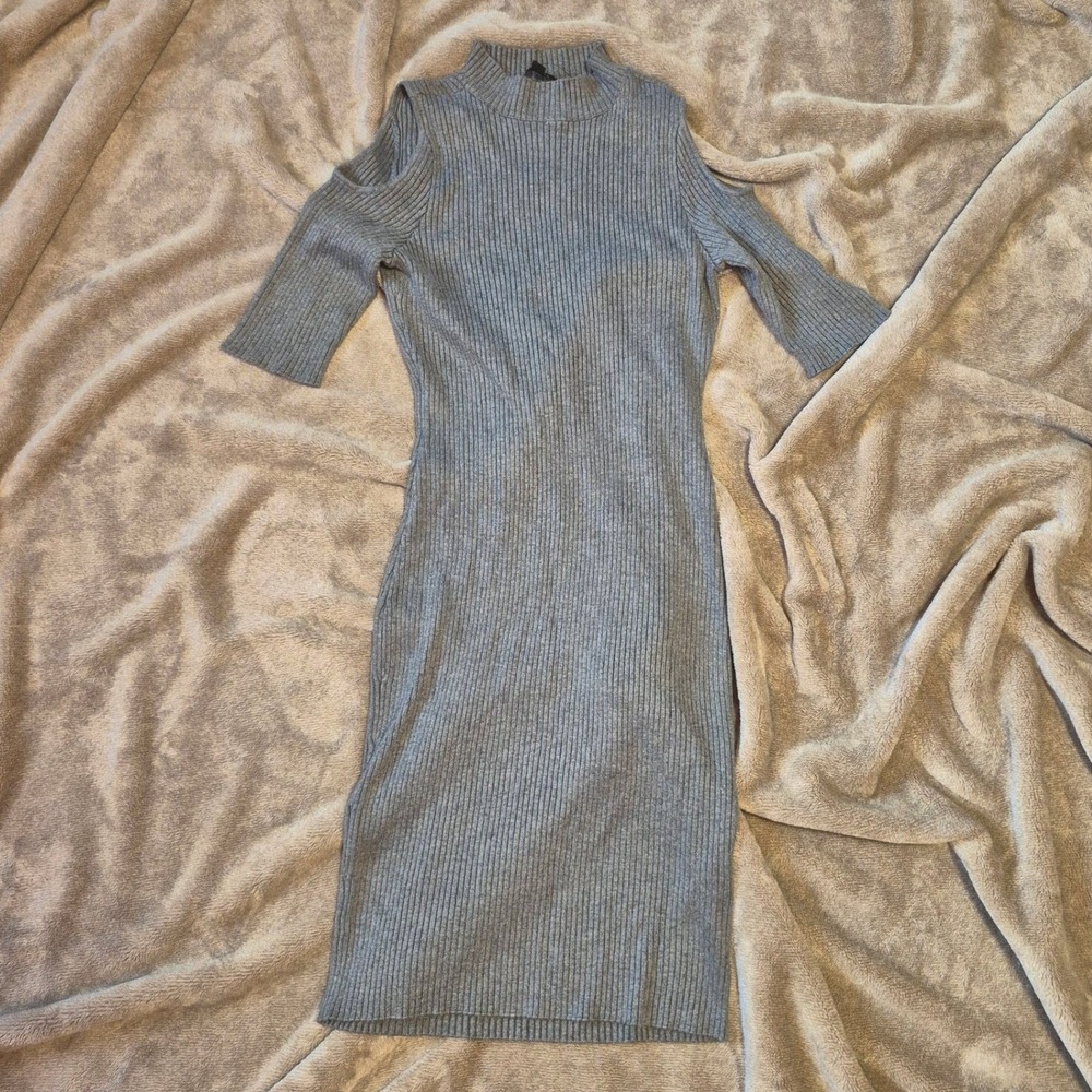 GUESS Gray Ribbed Cold Shoulder Mock Neck Bodycon  Dress Large NWT
